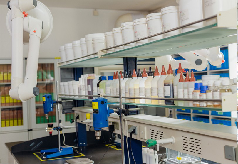 Què és millor, l'adhesiu de fusió en calent PUR o l'adhesiu de fusió en calent EVA?